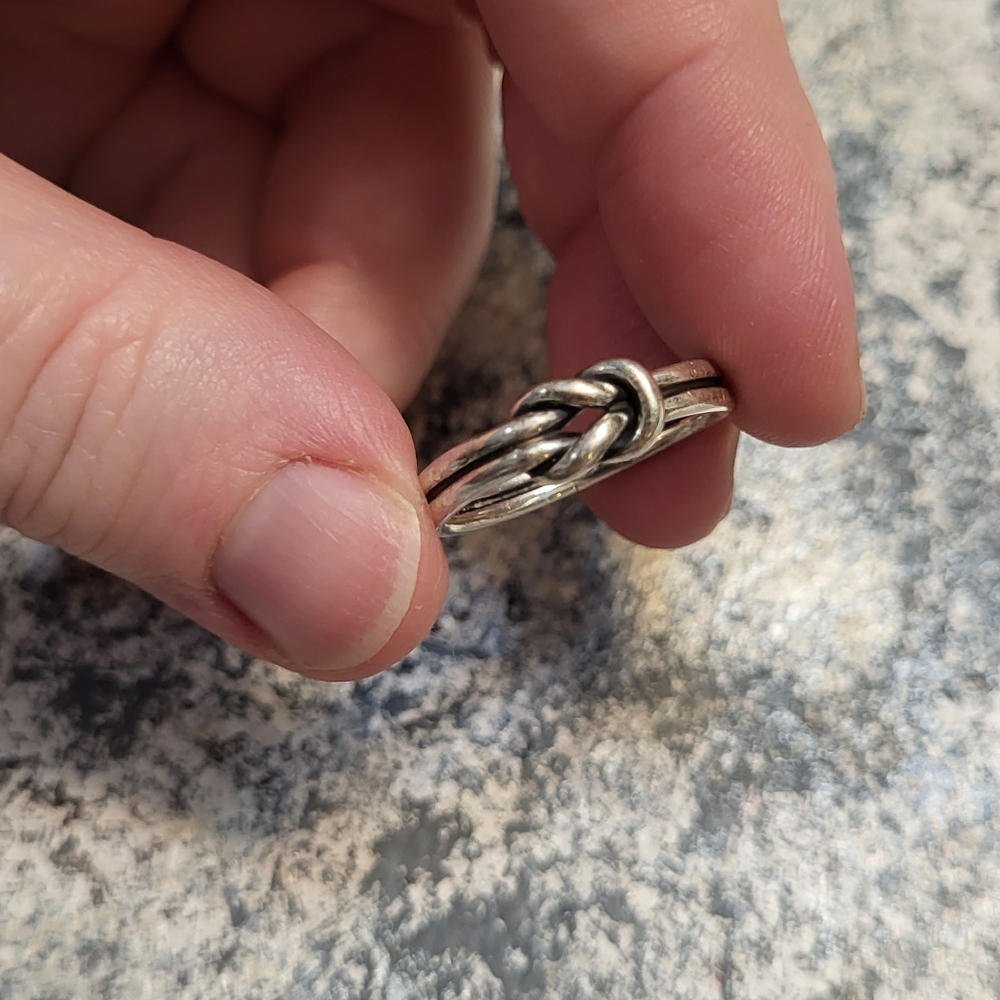 Retired James Avery Lover's Knot Ring, Broken band